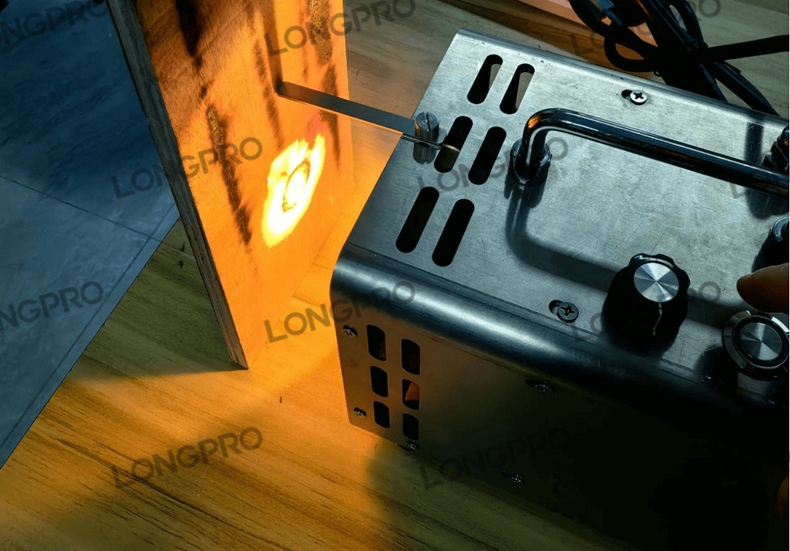 紅外點狀聚焦加熱器.jpg 紅外點狀聚焦加熱器.jpg